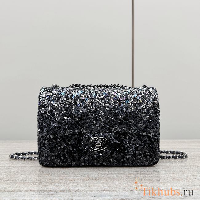 Chanel Flap Bag Sequins Black 20x15x7cm - 1