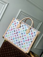 Louis Vuitton OnTheGo MM LV x TM White 35x27x14cm - 5