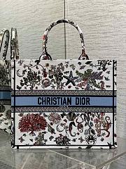 Dior Large Book Tote Latte Multicolor Cabinet Motif 42x18x35cm - 1