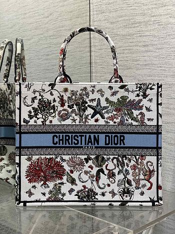 Dior Large Book Tote Latte Multicolor Cabinet Motif 42x18x35cm