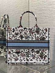 Dior Large Book Tote Latte Multicolor Cabinet Motif 42x18x35cm - 5