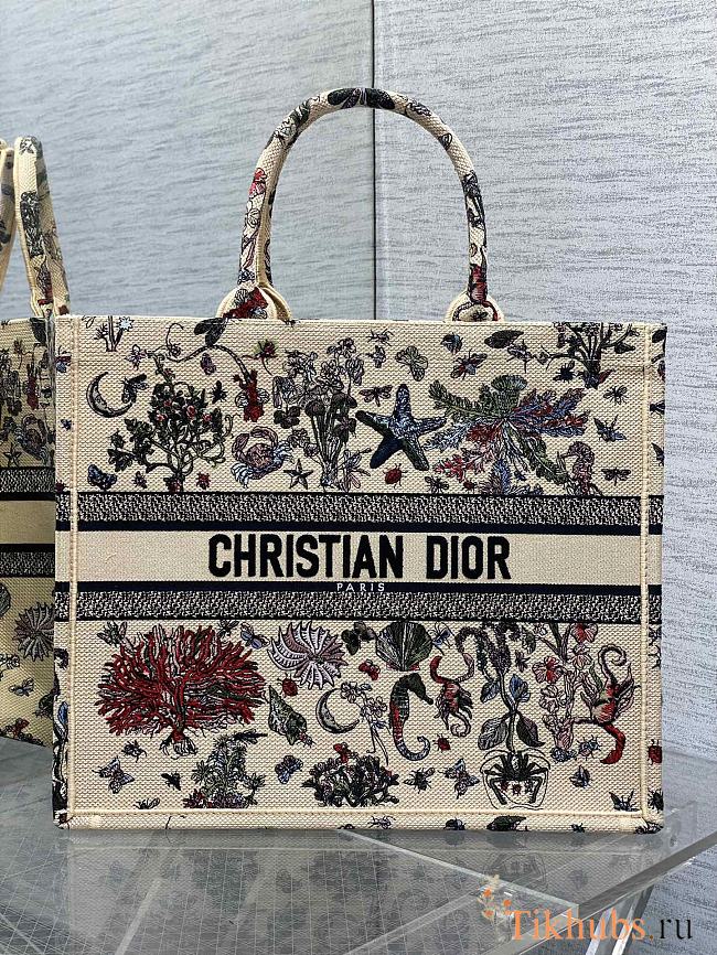 Dior Large Book Tote Beige Multicolor Cabinet Motif 42x18x35cm - 1