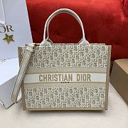 Dior Medium Book Tote Natural Oblique 36.5x28x16.5cm - 1