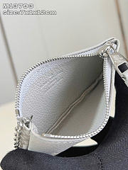 Louis Vuitton LV Key Pouch Grey 12cm - 4