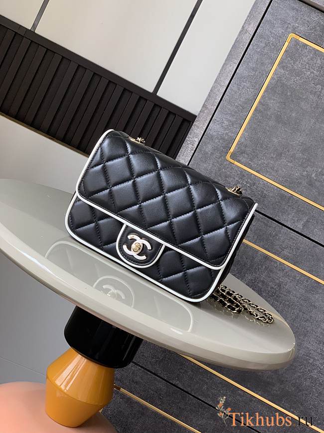 Chanel Wallet On Chain Black & White 19.5x13.5x7cm - 1