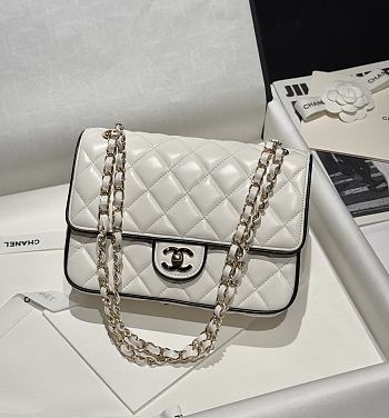 Chanel Flap Bag Lambskin White Black 23.5x16.5x6.5cm