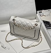 Chanel Flap Bag Lambskin White Black 23.5x16.5x6.5cm - 3