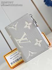 Louis Vuitton LV Lisa Wallet Grey 11.5x1.5x9cm - 1