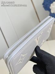 Louis Vuitton LV Zippy Wallet Grey 19x10x2cm - 3