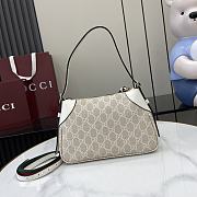 Gucci GG Emblem Small Shoulder Bag White Beige 24.5x16x5cm - 6