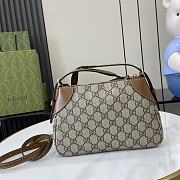 Gucci GG Emblem Small Shoulder Bag Brown 24.5x16x5cm - 3