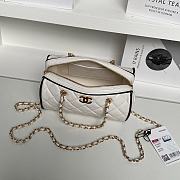 Chanel 25P Clutch With Chain White & Black 18.5x11.5x11cm - 2