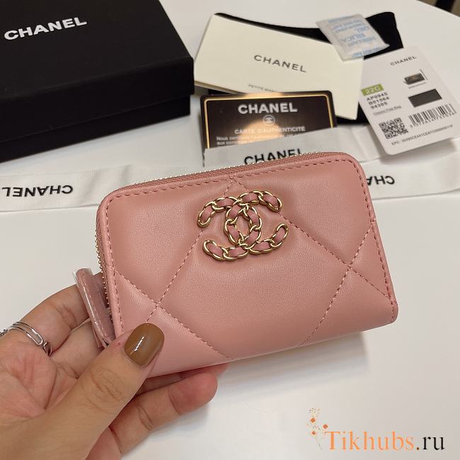 Chanel 19 Zip Coin Pink Lambskin 11.5x8cm - 1