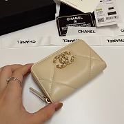 Chanel 19 Zip Coin Beige Lambskin 11.5x8cm - 3