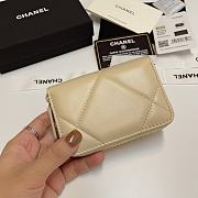 Chanel 19 Zip Coin Beige Lambskin 11.5x8cm - 4