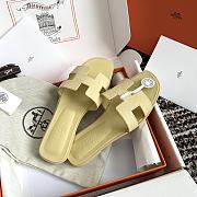 Hermes Oran Light Yellow Slides - 2