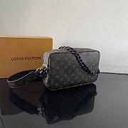 Louis Vuitton LV Monogram Shoulder Bag 27x18x9cm - 2