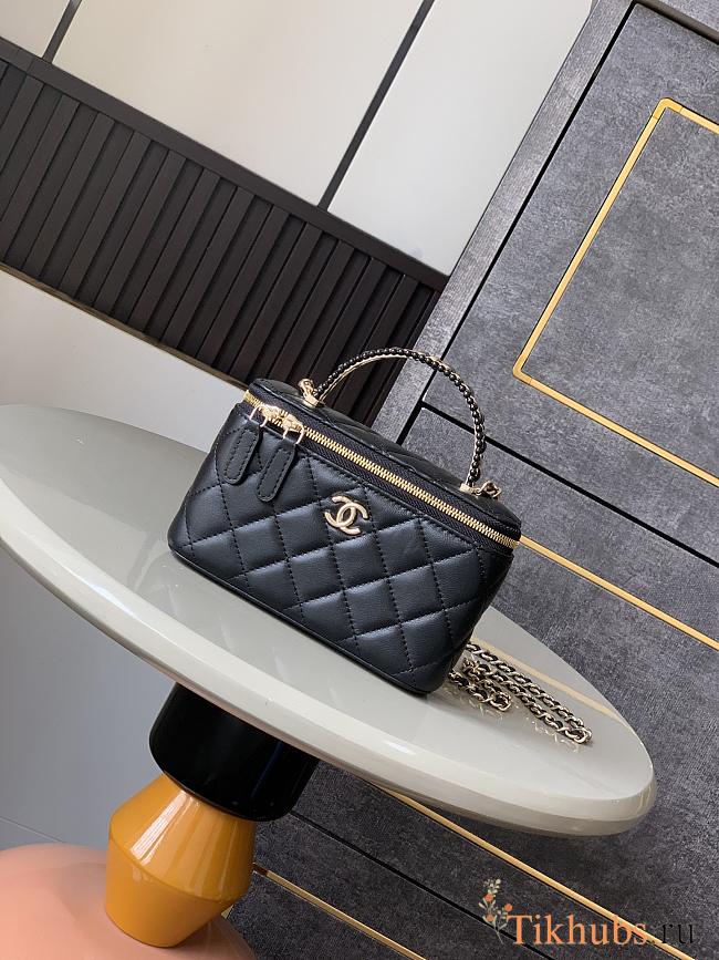 Chanel 25P Vanity Case Black Lambskin 19x14x5cm - 1