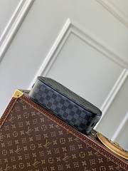 Louis Vuitton LV Eclipse Toiletry Pouch 25x17x7cm - 3