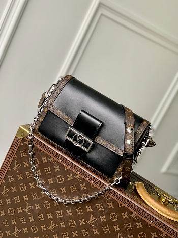 Louis Vuitton LV Dauphine Soft MM Black 24x17x9cm