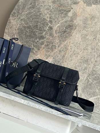 Dior Hit the Road Messenger Bag Flap Black 24x18x8cm
