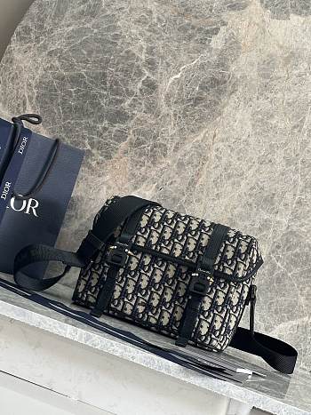 Dior Hit the Road Messenger Bag Flap Beige Black 24x18x8cm