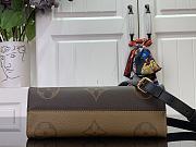 Louis Vuitton LV OnTheGo East West Chain Monogram 25x13x10cm - 4