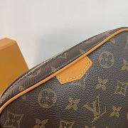 Louis Vuitton LV Trocadéro Wearable Wallet 20x13x6.5cm - 5