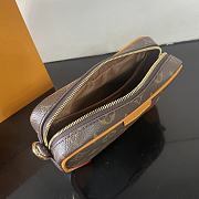 Louis Vuitton LV Trocadéro Wearable Wallet 20x13x6.5cm - 4