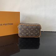 Louis Vuitton LV Trocadéro Wearable Wallet 20x13x6.5cm - 2