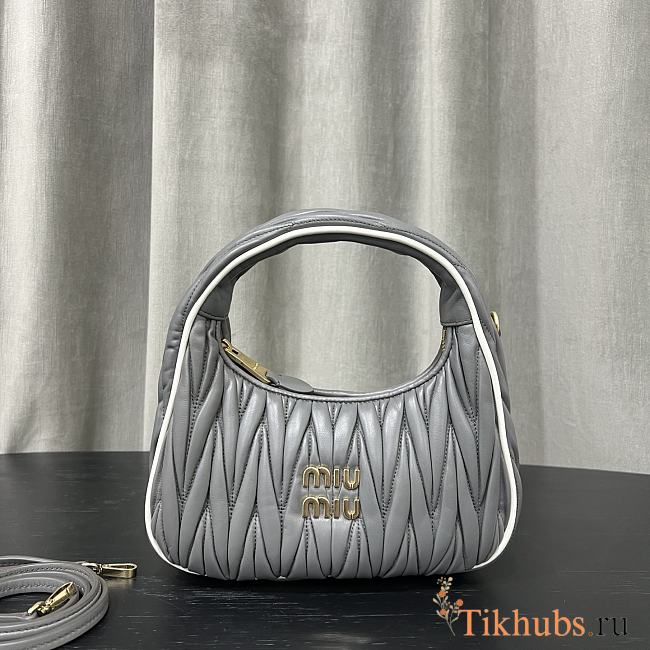 Miu Miu Wander Matelassé Leather Bag Grey 20x17x6cm - 1