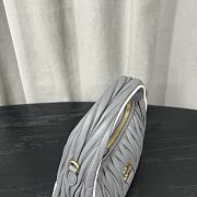Miu Miu Wander Matelassé Leather Bag Grey 20x17x6cm - 3