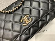 Chanel Woc Wallet Chain Black Lambskin Gold 19x12x3cm - 2