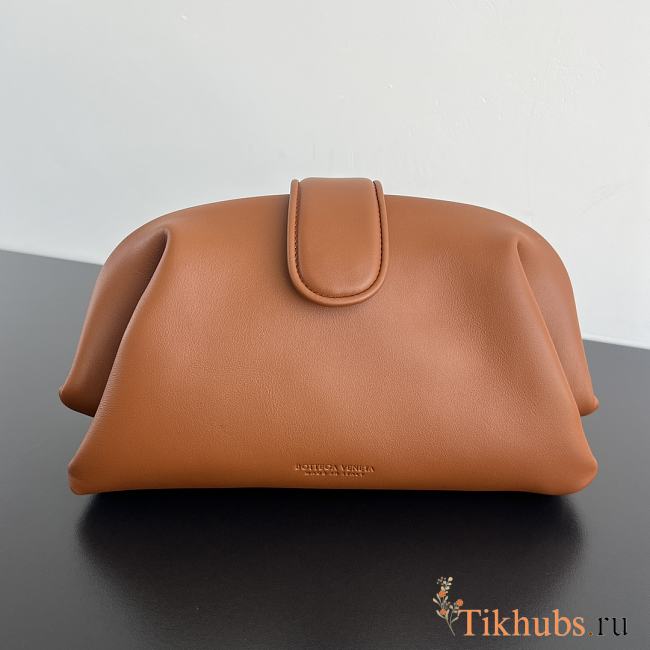 Bottega Veneta Lauren 1980 Clutch Leather Light Wood 31.5x16.5x11cm - 1