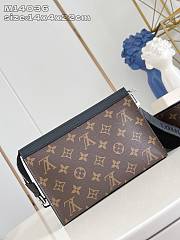 Louis Vuitton LV Gaston Wearable Wallet Monogram 22x14.5x4.5cm - 3
