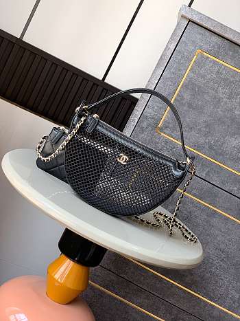 Chanel Clutch With Chain Black 22x15x6cm