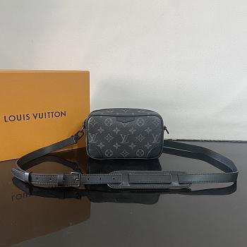 Louis Vuitton LV Trocadéro Wearable Wallet Black 20x13x6.5cm