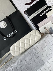 Chanel Clutch Strap White Lambskin Gold 20x15x6cm - 5