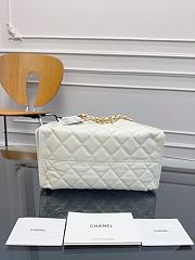 Chanel 25 Small Handbag White Lambskin Gold 30x26x14cm - 3