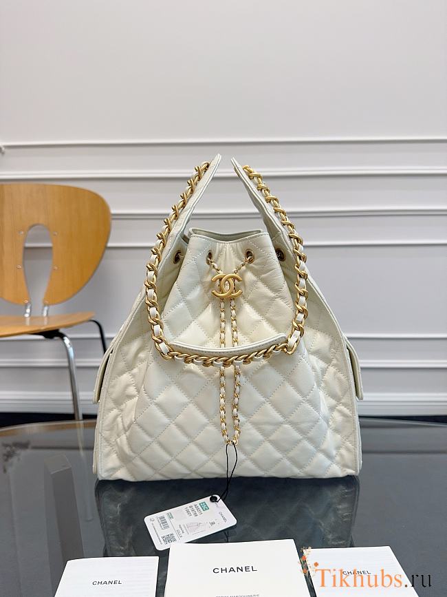 Chanel Medium 25C Bag White Lambskin Hobo 40x30x15cm - 1