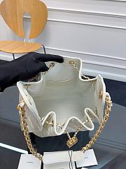 Chanel Medium 25C Bag White Lambskin Hobo 40x30x15cm - 3