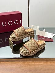 Gucci Women's GG Platform Sandal Beige - 5
