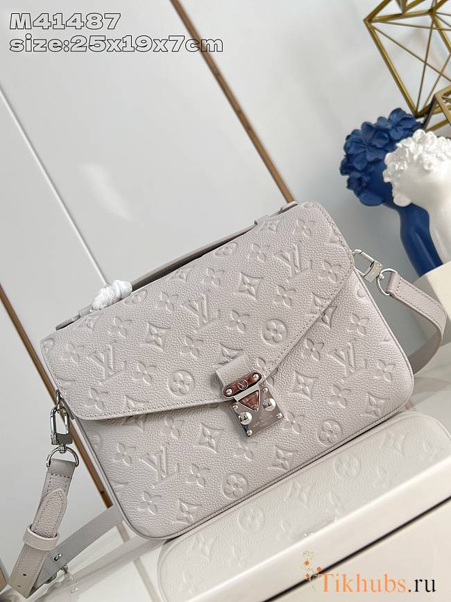 Louis Vuitton LV Pochette Métis Brume Gray 25x19x7cm - 1