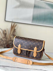 Louis Vuitton LV Gibessiere MM Shoulder bag 28x20x8cm - 1