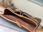 Louis Vuitton LV Gibessiere MM Shoulder bag 28x20x8cm - 6