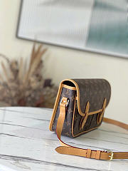 Louis Vuitton LV Gibessiere MM Shoulder bag 28x20x8cm - 4