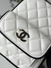 Chanel 25p Backpack White Lambskin 18x13x9cm - 6