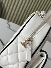 Chanel 25p Backpack White Lambskin 18x13x9cm - 4