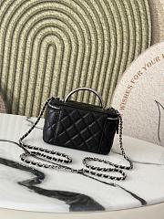 Chanel Top Handle Vanity Case Black Caviar 17x8x9.5cm - 5