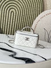 Chanel Top Handle Vanity Case White Caviar 17x8x9.5cm - 1
